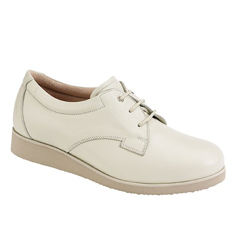 3330.1200 Piedro Ladies Diabetic Shoes Cream Leather Lace.jpg