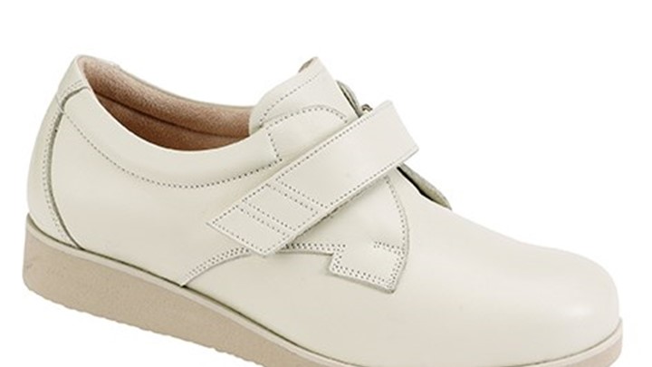 3335.1200 Piedro Ladies Diabetic Shoes Cream Leather Velcro.jpg